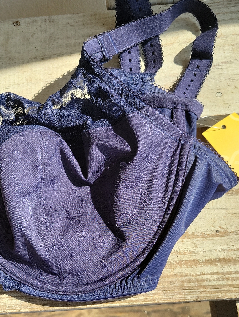 Lace-Detail Navy Bra with Supportive Underwire